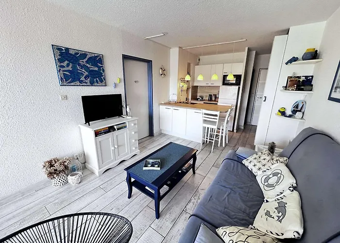 T2 Avec Piscine Et Parking, Animaux Admis - Fr-1-702-75 *