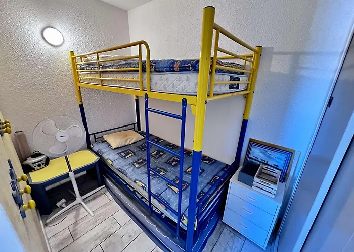 T2 Avec Piscine Et Parking, Animaux Admis - Fr-1-702-75 *