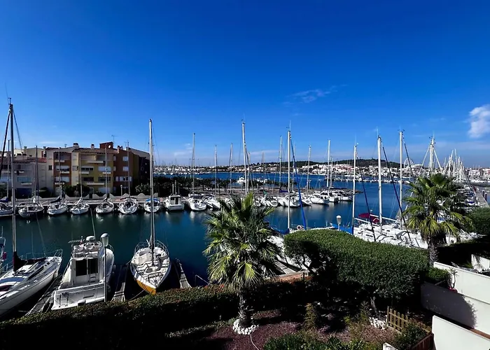 T2 Avec Piscine Et Parking, Animaux Admis - Fr-1-702-75